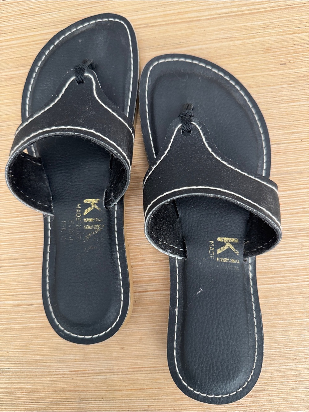 Kino Black Leather Toe-Loop Slide Sandals